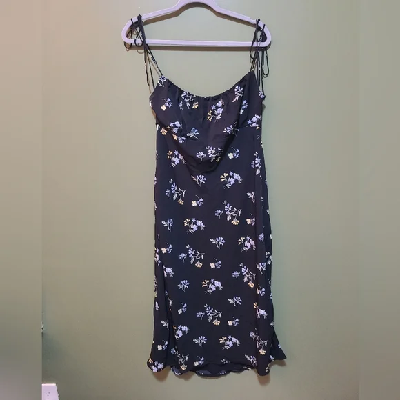 Abercrombie & Fitch Black Floral Midi Dress - Picture 2 of 5
